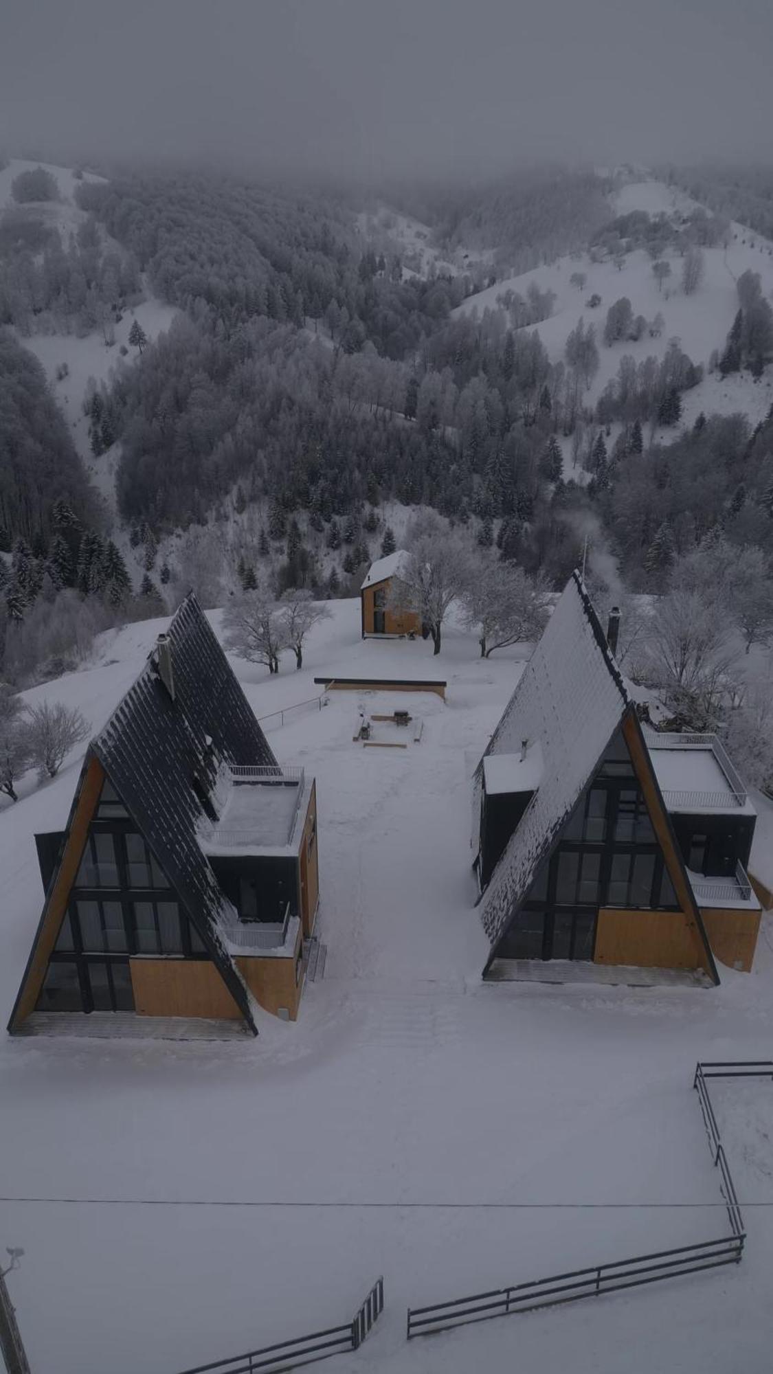 Amont Chalet Pestera  Exterior photo
